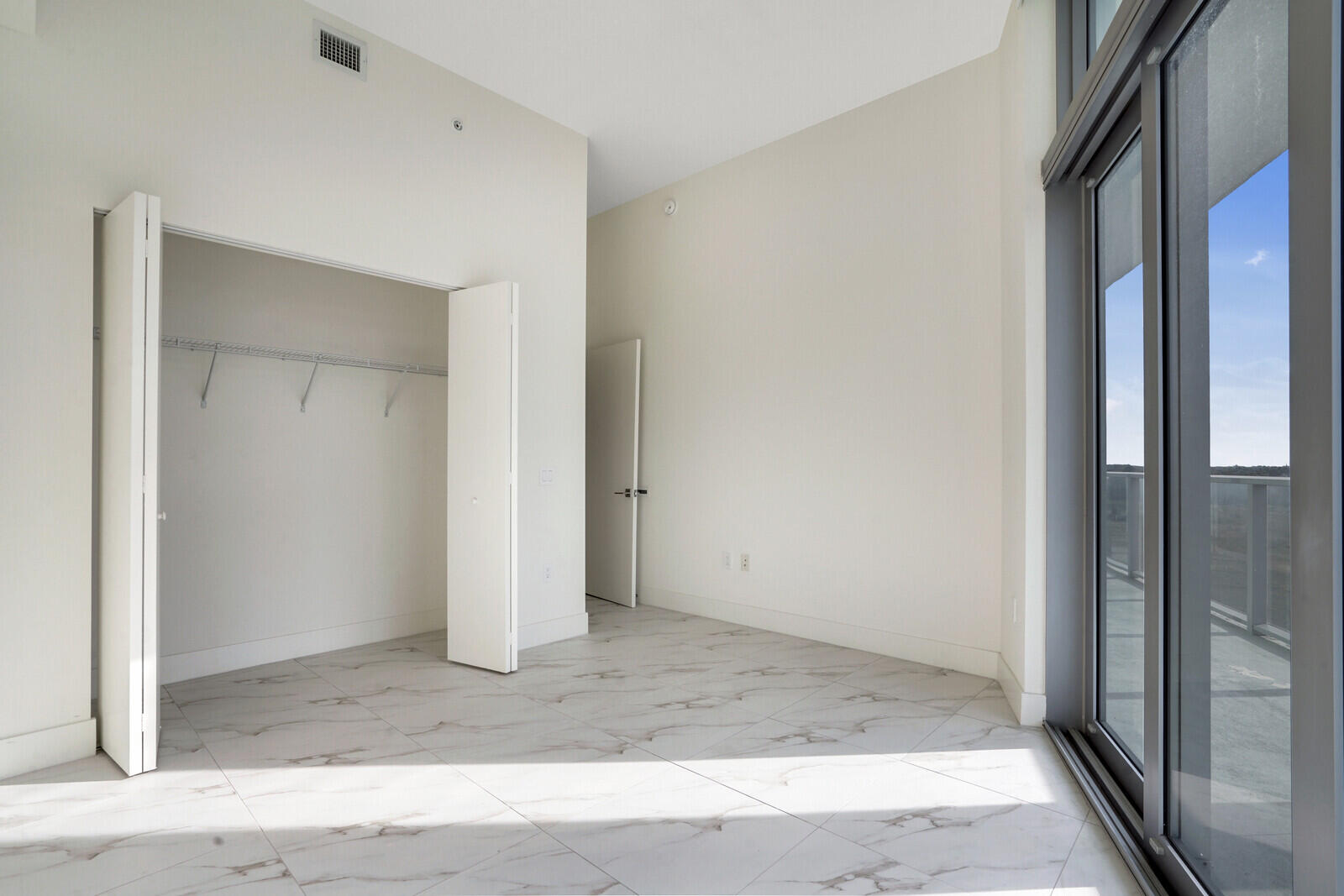 2000 Metropica Way 604