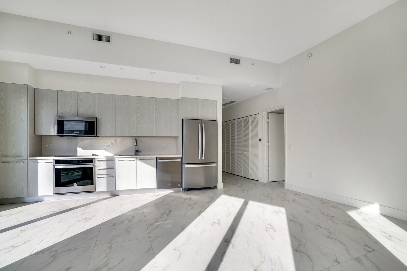 2000 Metropica Way 604