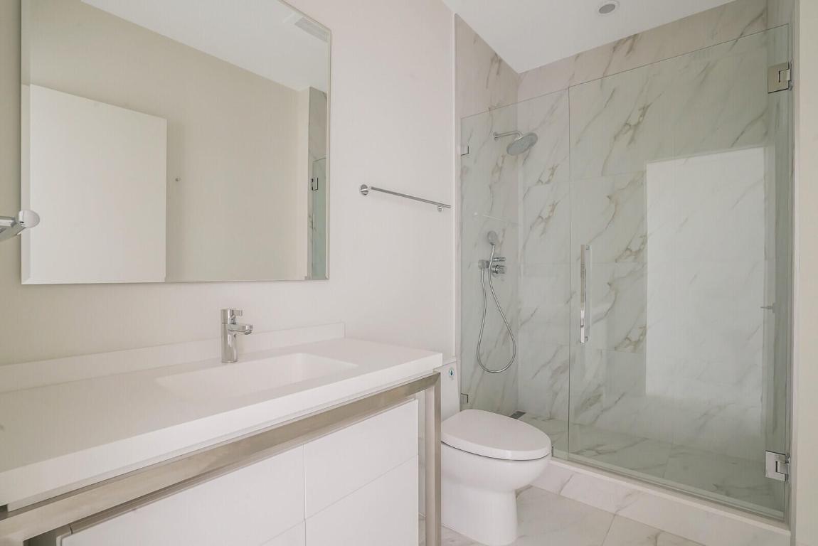 2000 Metropica Way 604