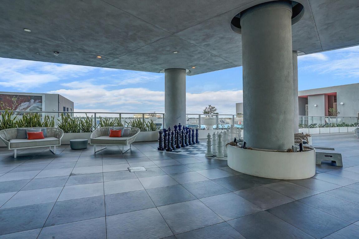 2000 Metropica Way 604