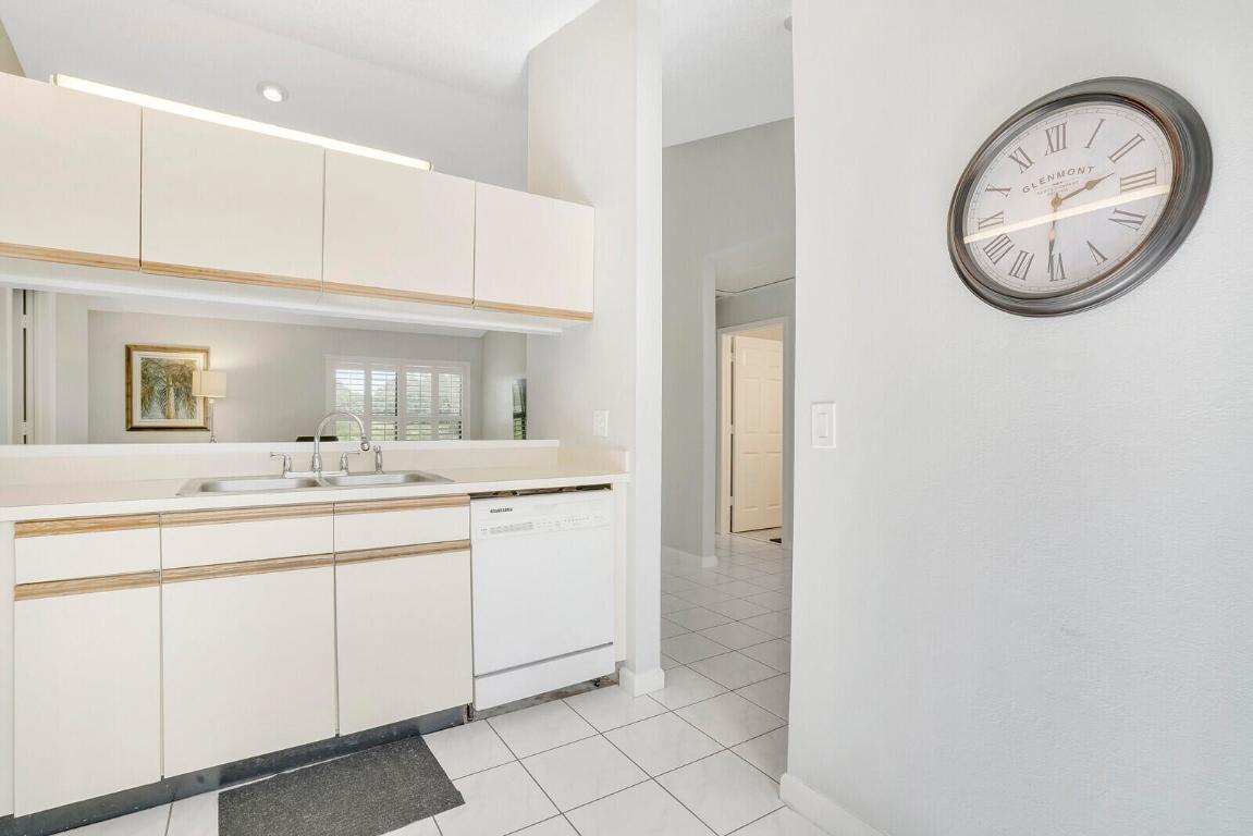 121 Via De Casas Norte