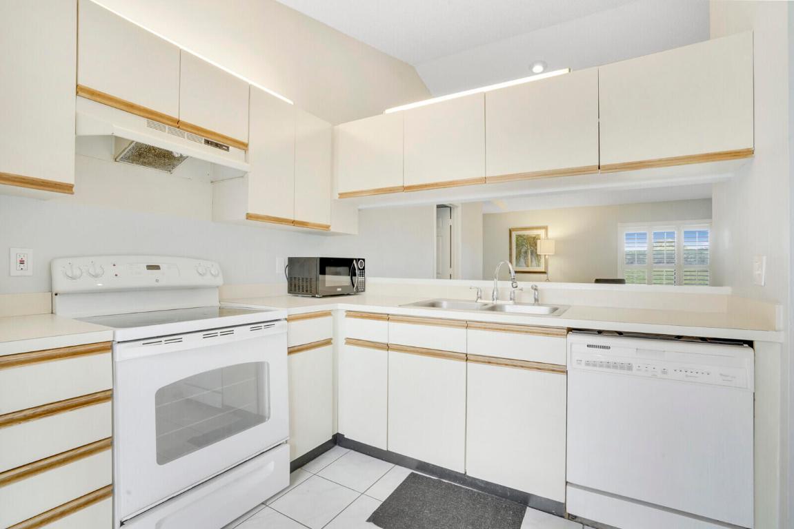 121 Via De Casas Norte