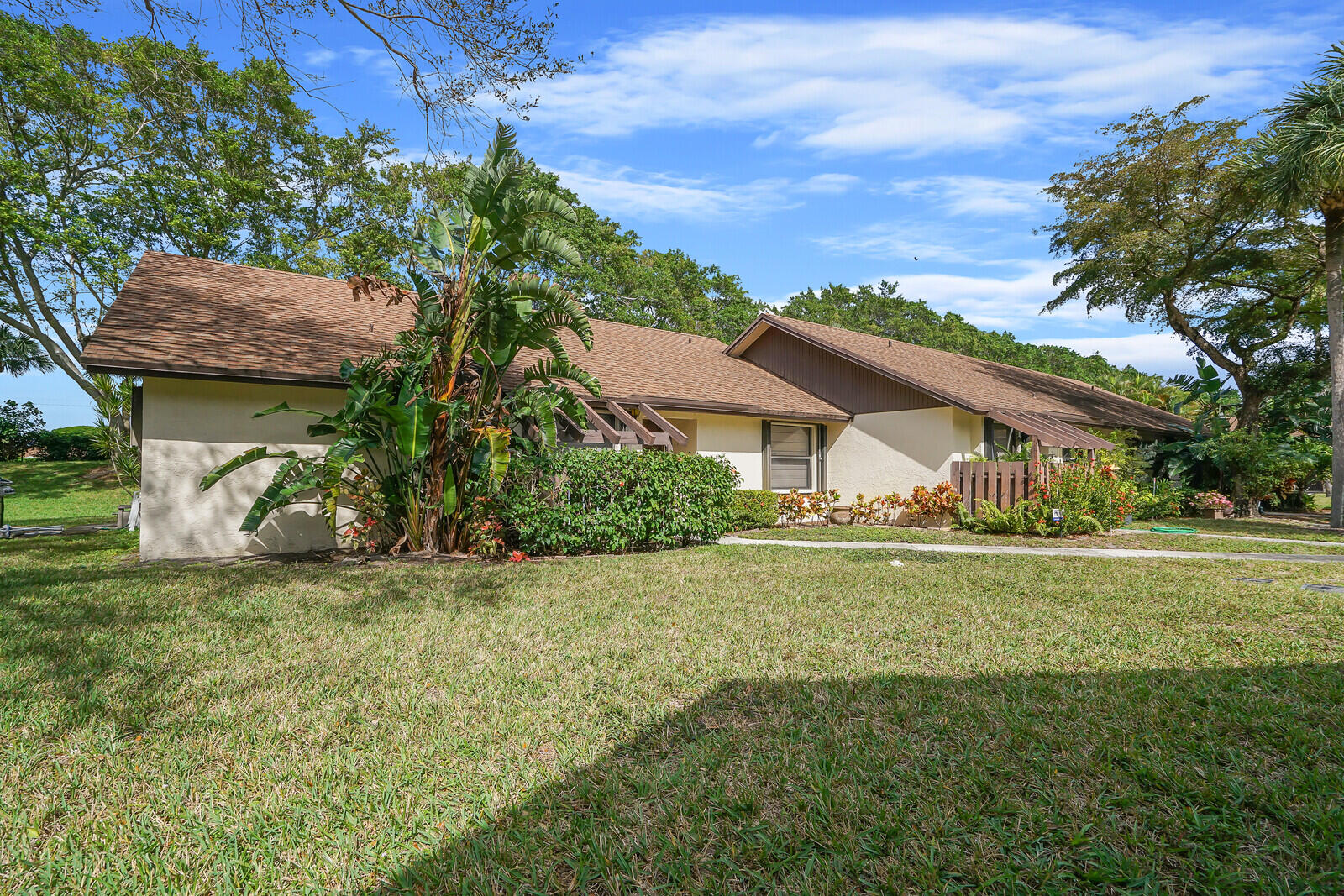 121 Via De Casas Norte