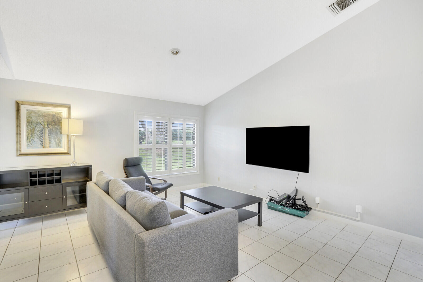 121 Via De Casas Norte