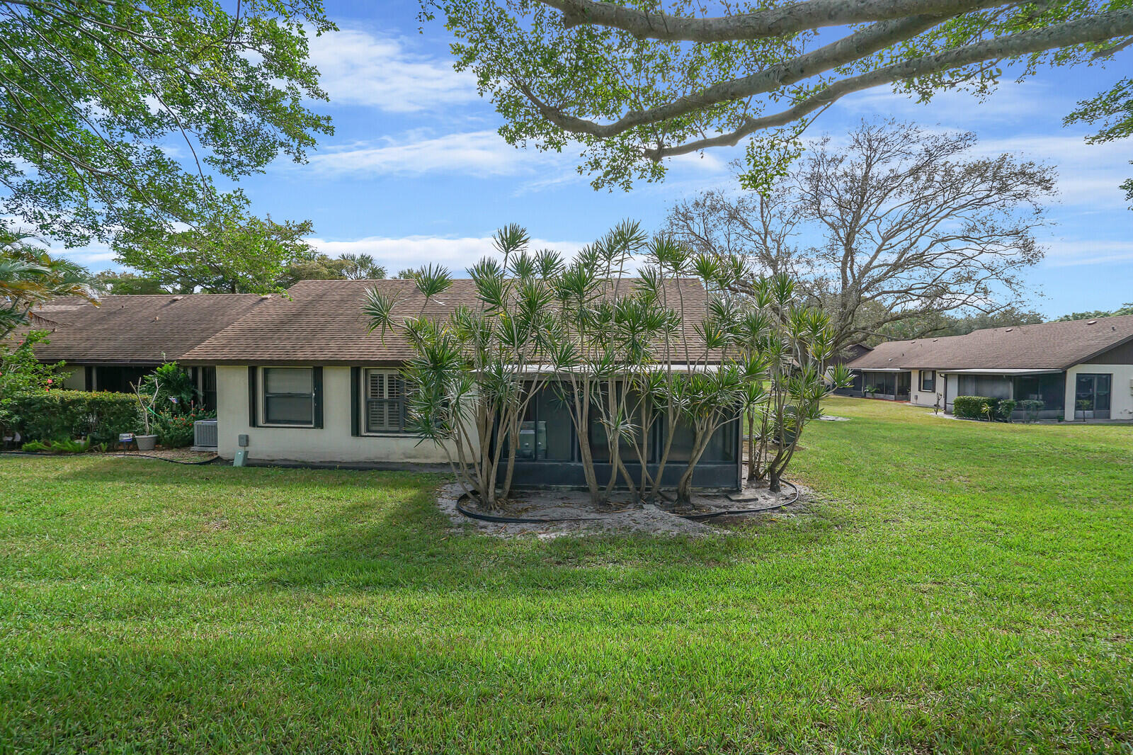 121 Via De Casas Norte