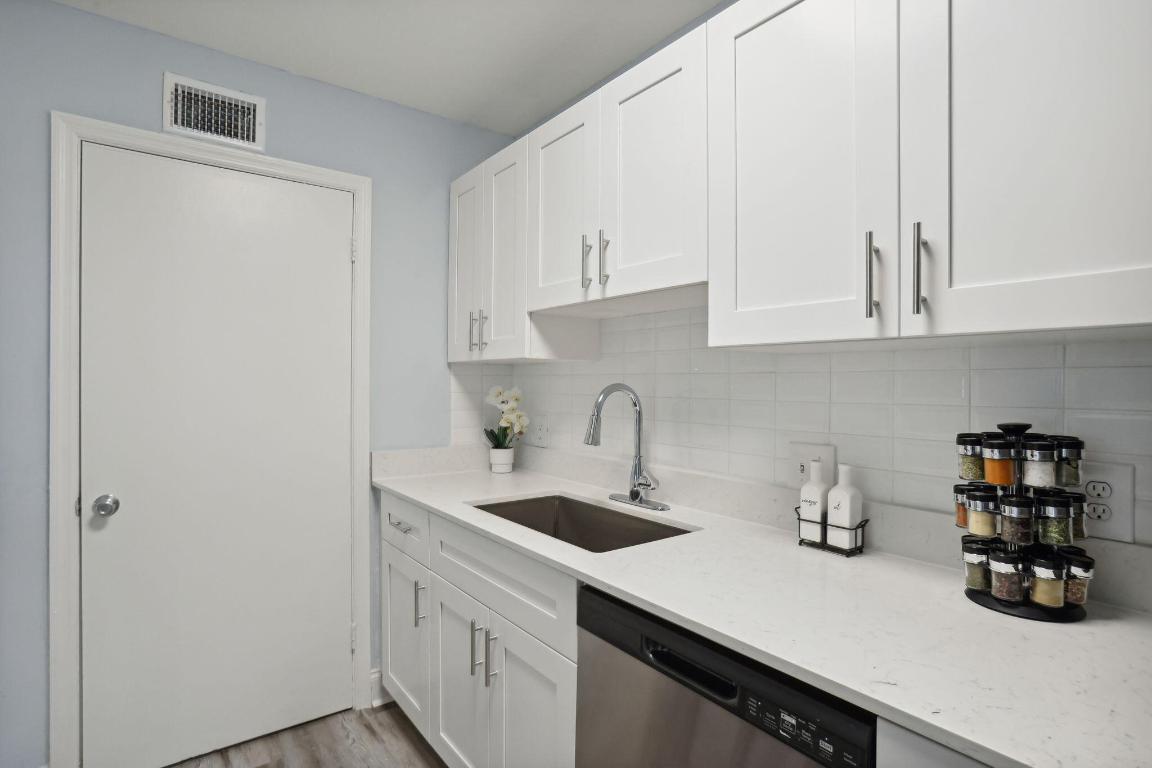 2315 N Congress Avenue 33