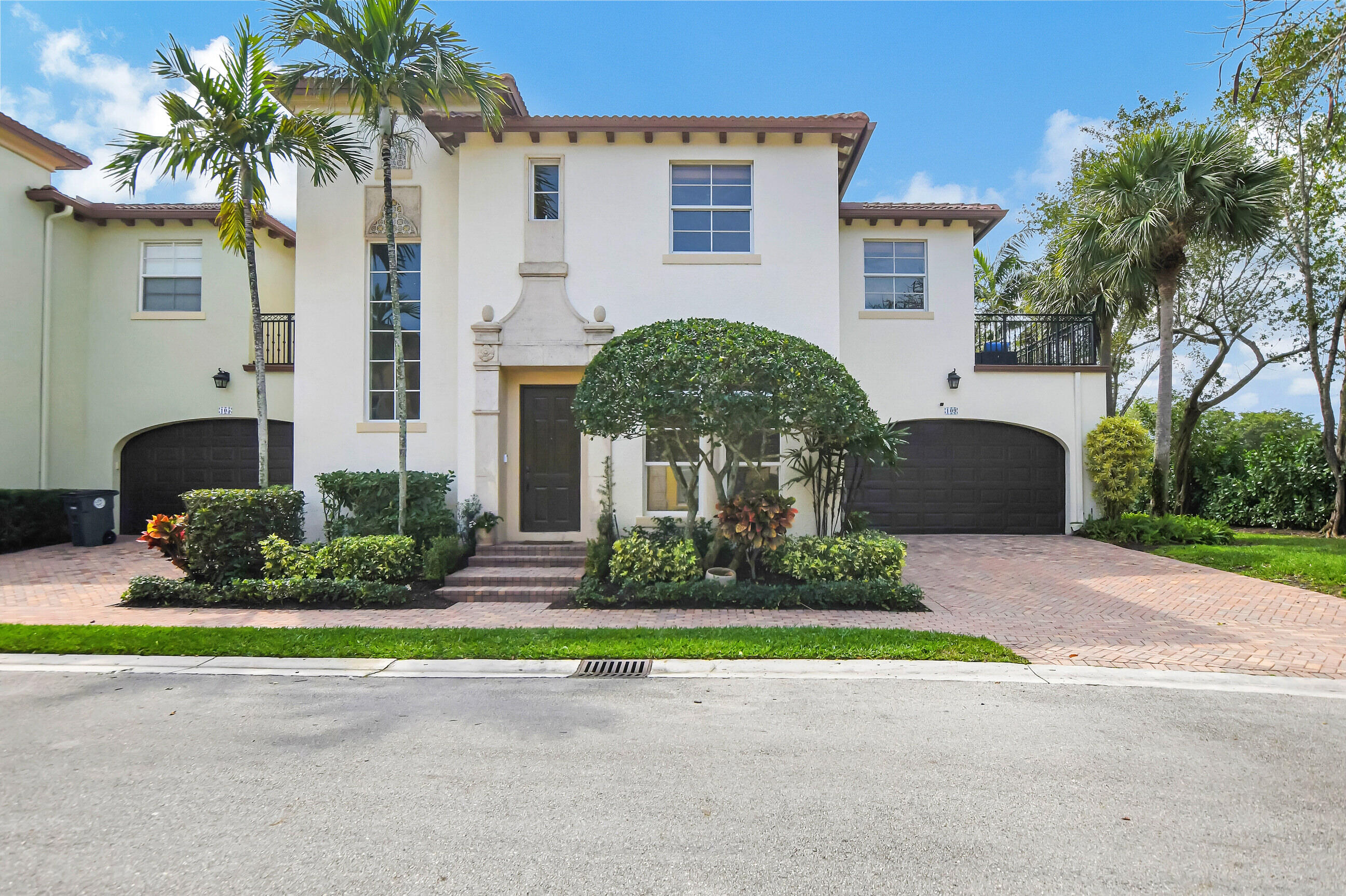 109 Via Floresta Drive