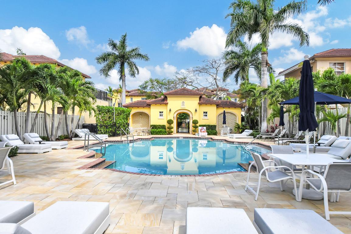 109 Via Floresta Drive