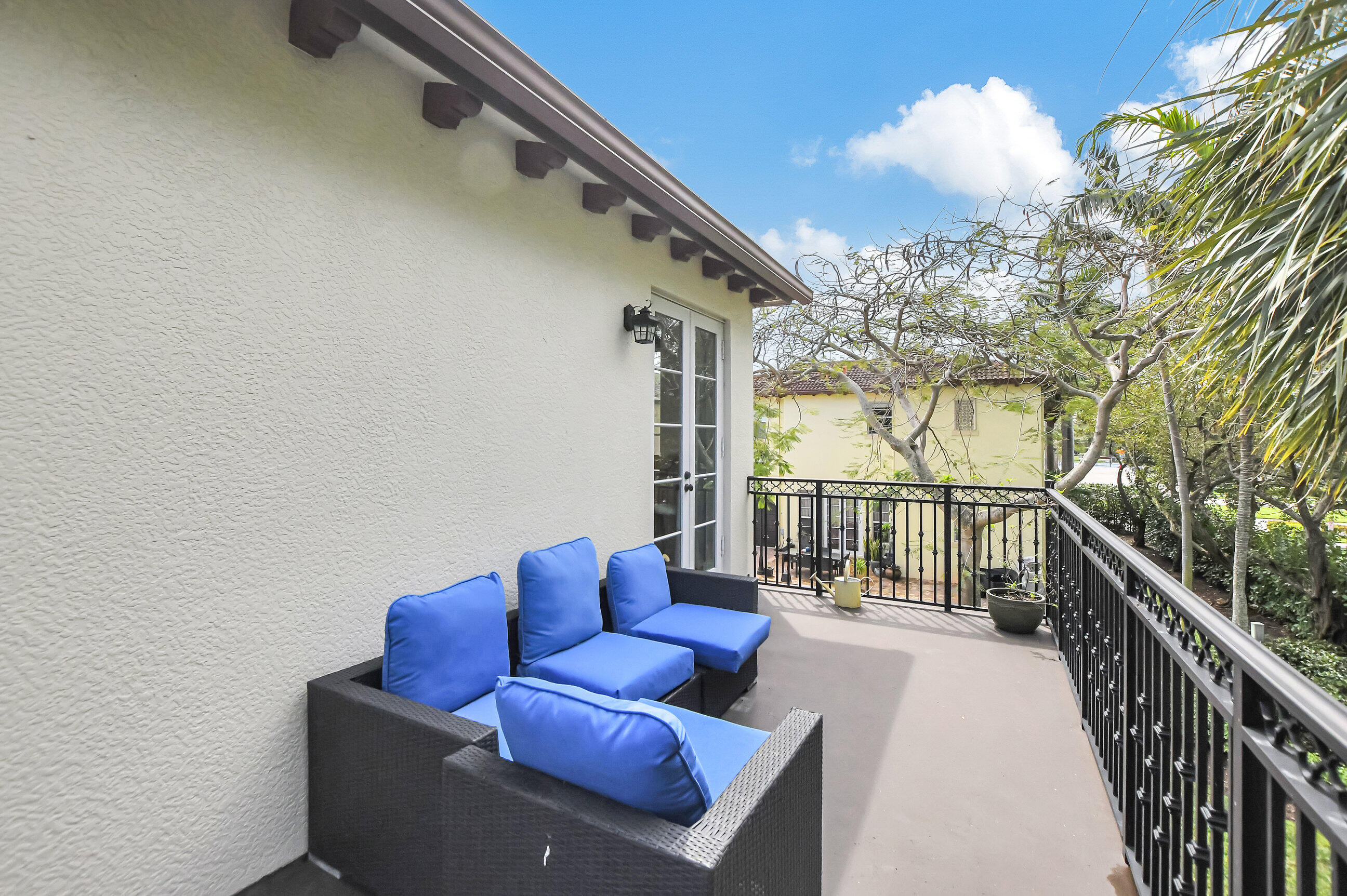 109 Via Floresta Drive