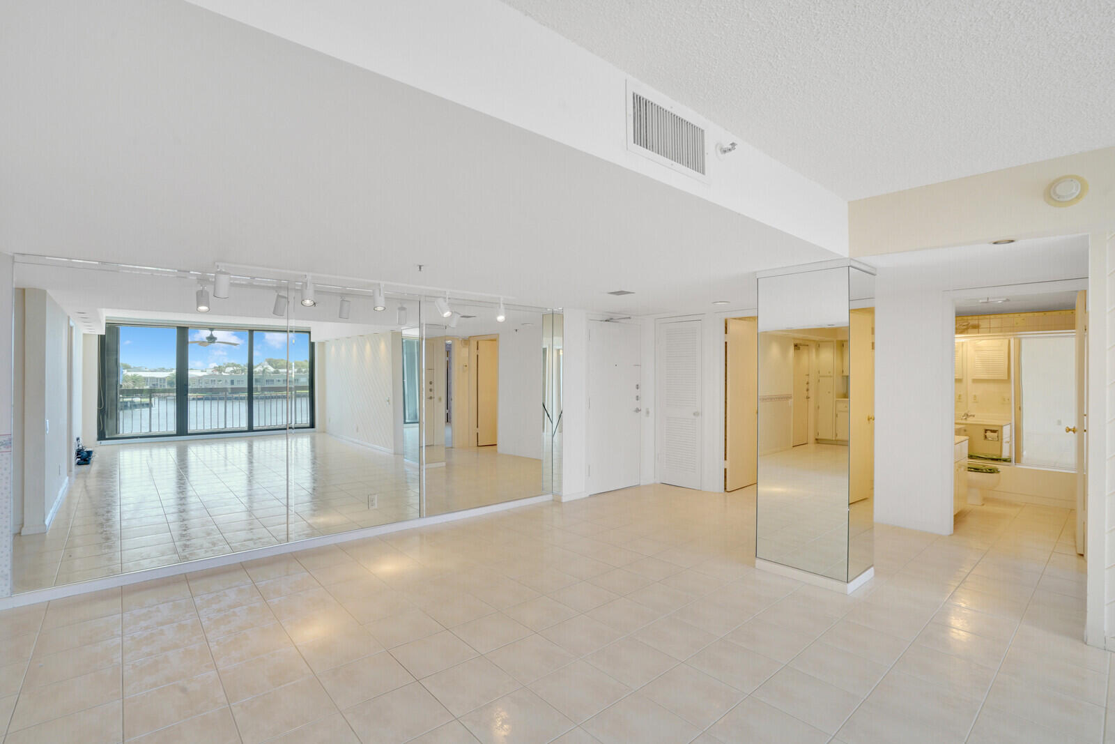 2697 N Ocean Boulevard F308