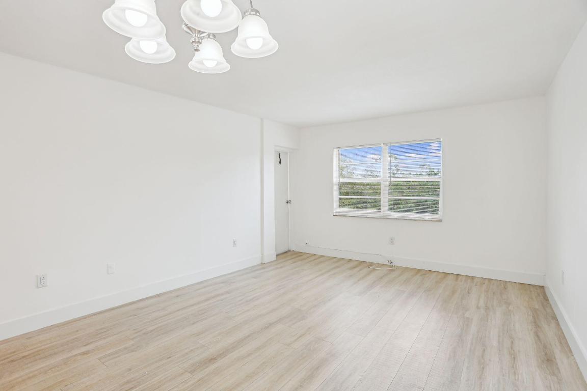 4354 NW 9th Avenue 13-3d