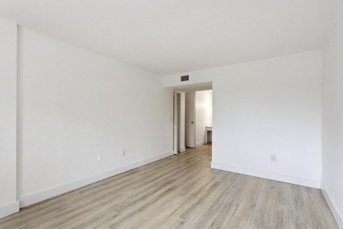 4354 NW 9th Avenue 13-3d