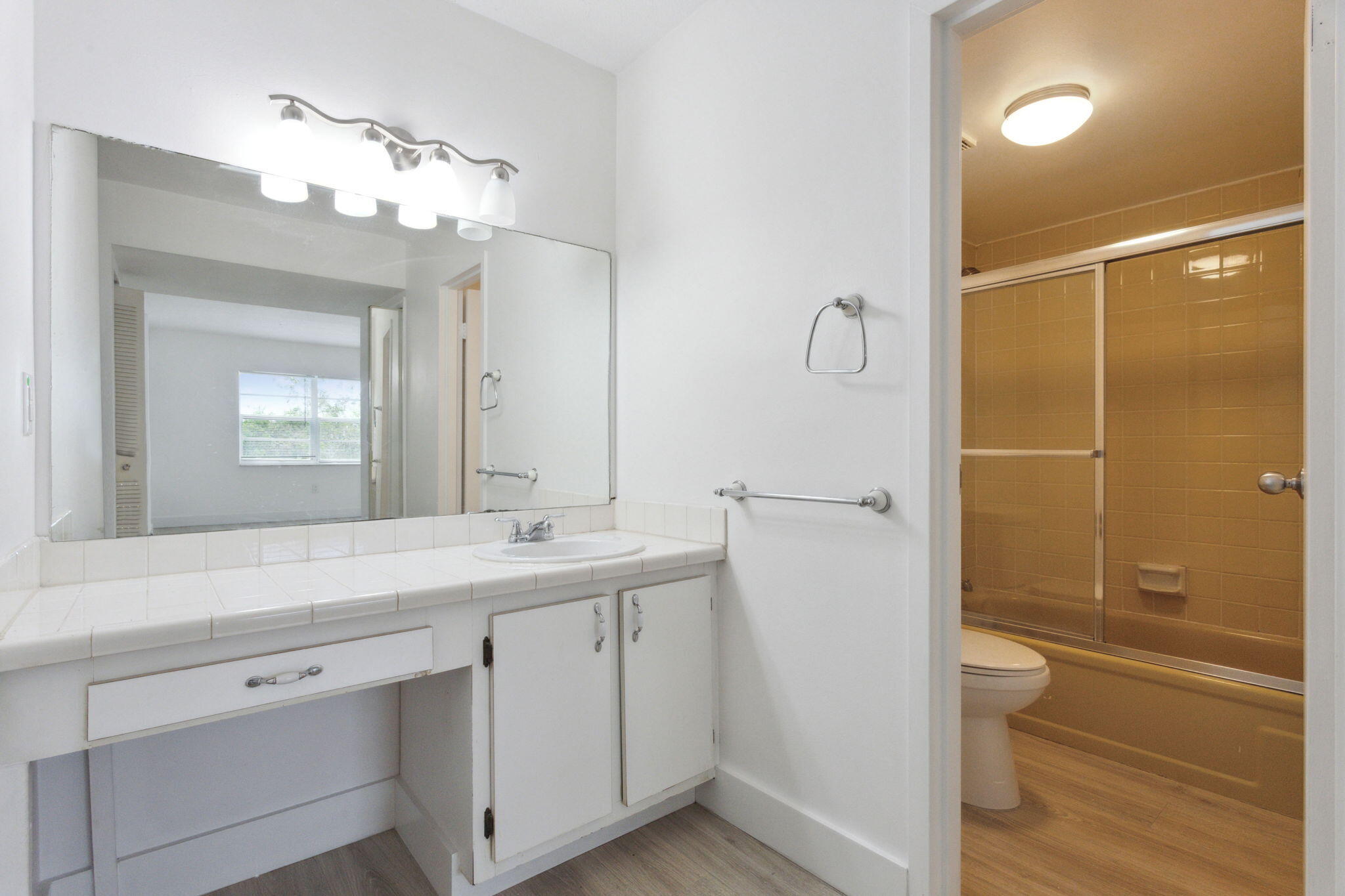 4354 NW 9th Avenue 13-3d