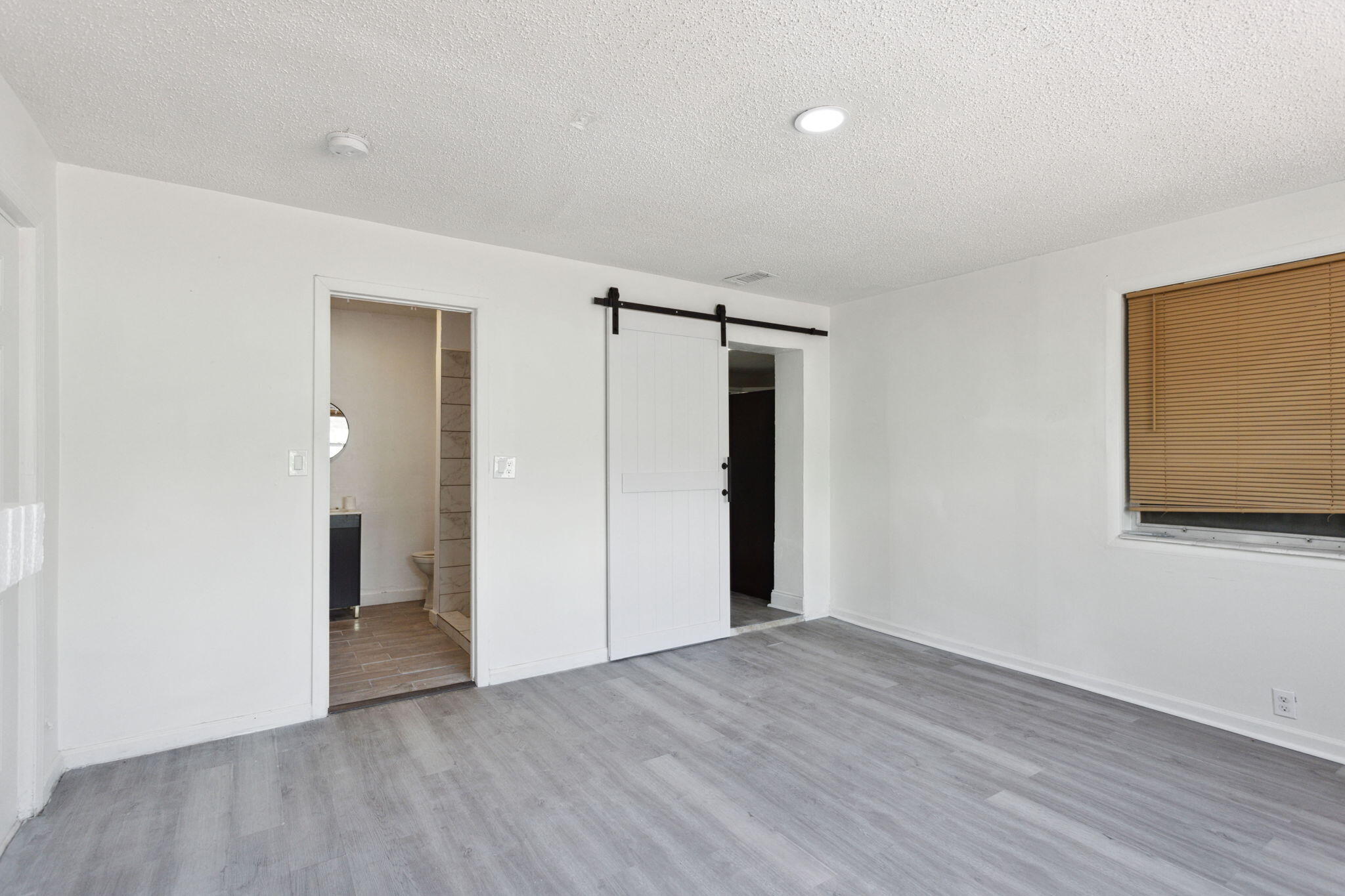 3341 NE 13th Terrace