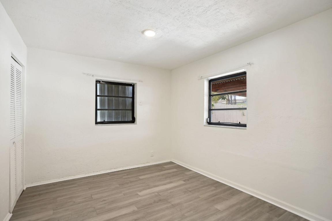 3341 NE 13th Terrace