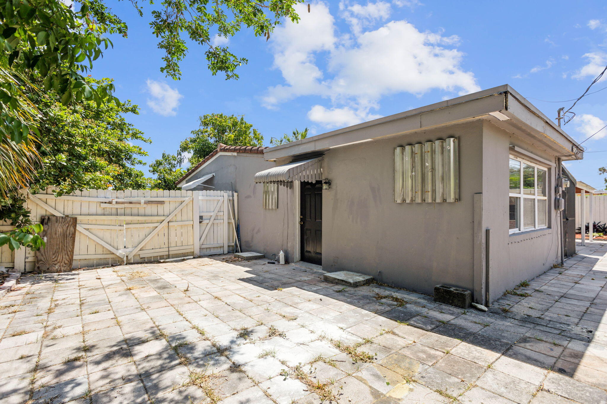 3341 NE 13th Terrace