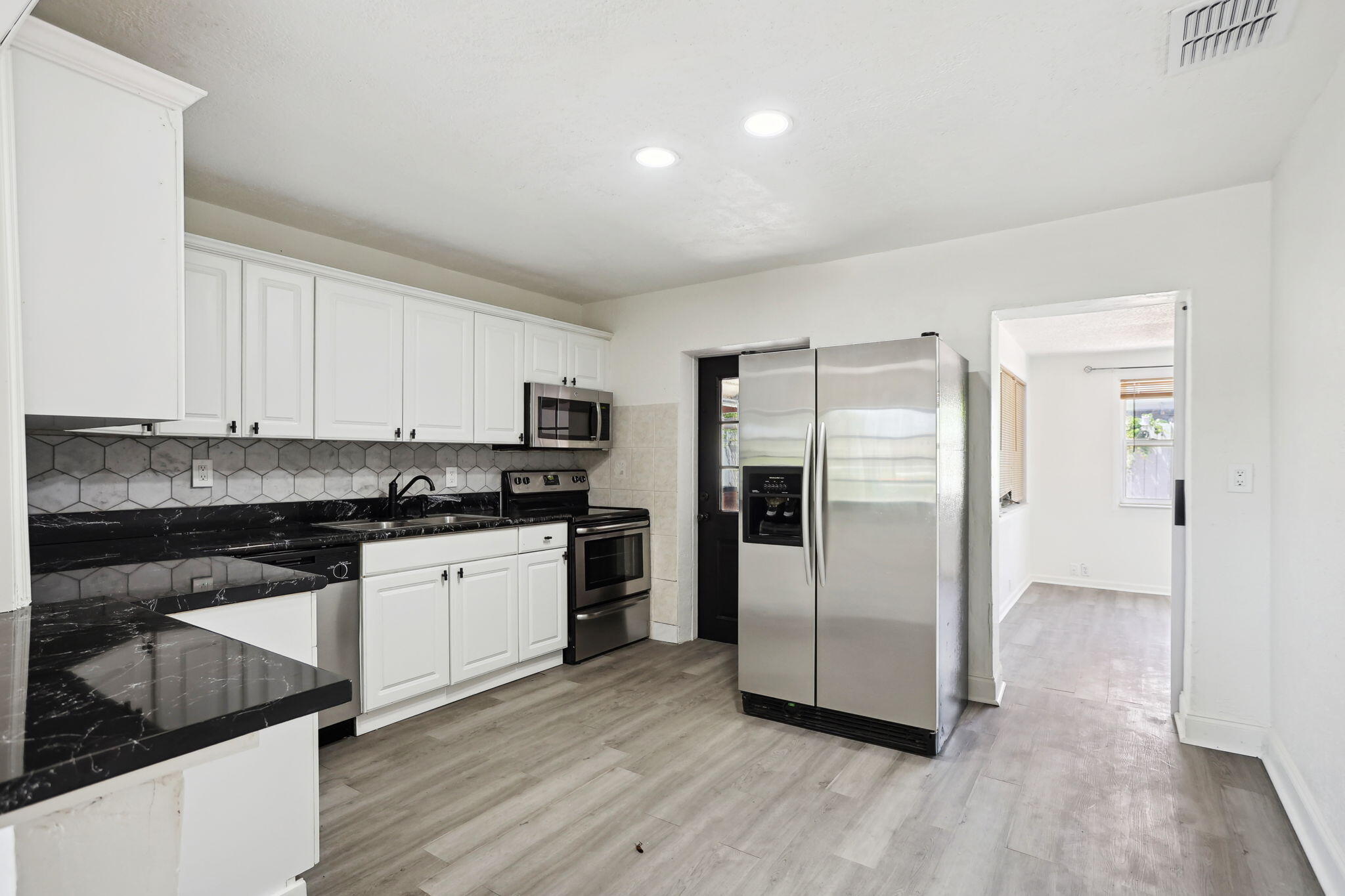 3341 NE 13th Terrace