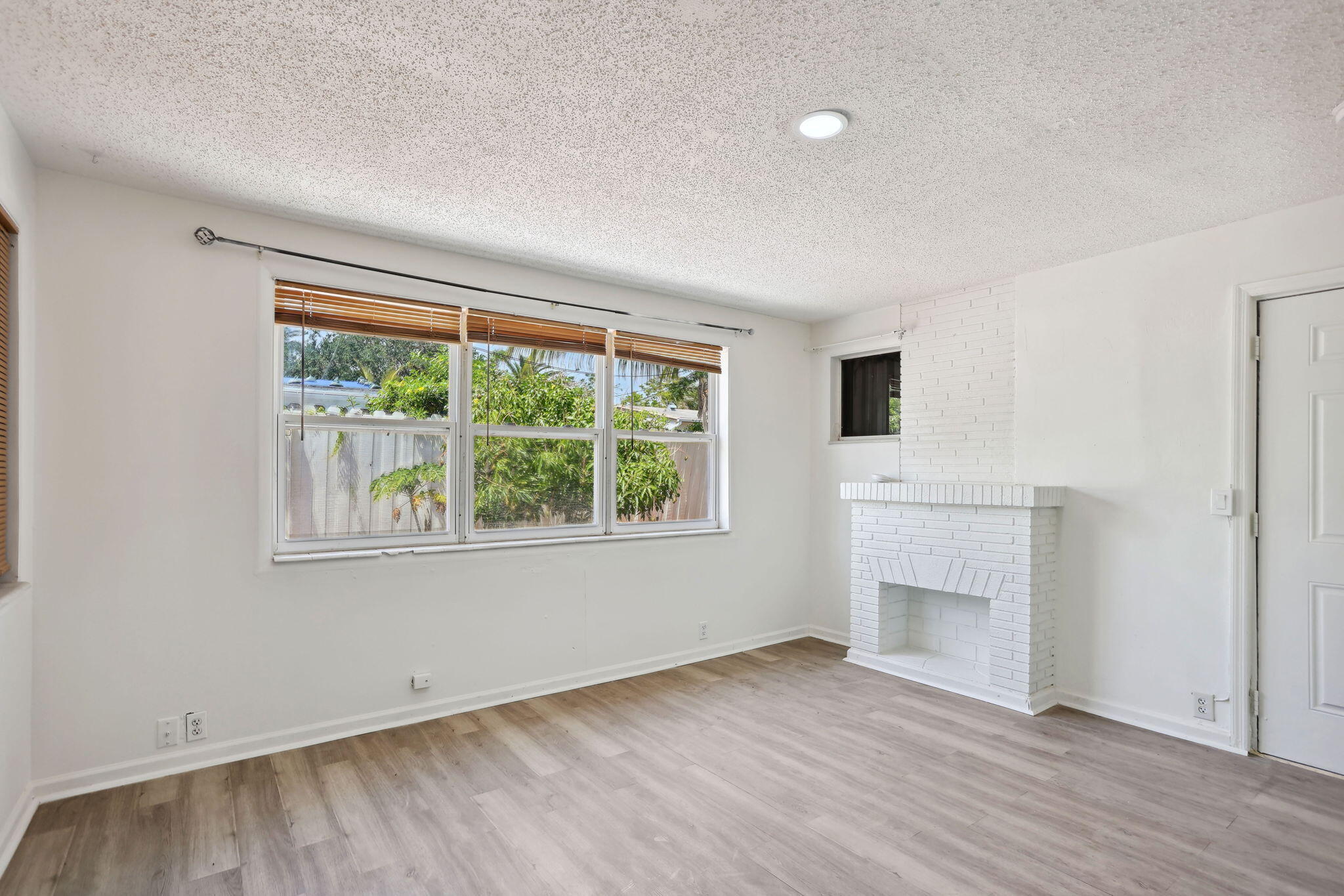 3341 NE 13th Terrace