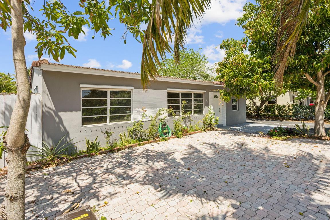 3341 NE 13th Terrace