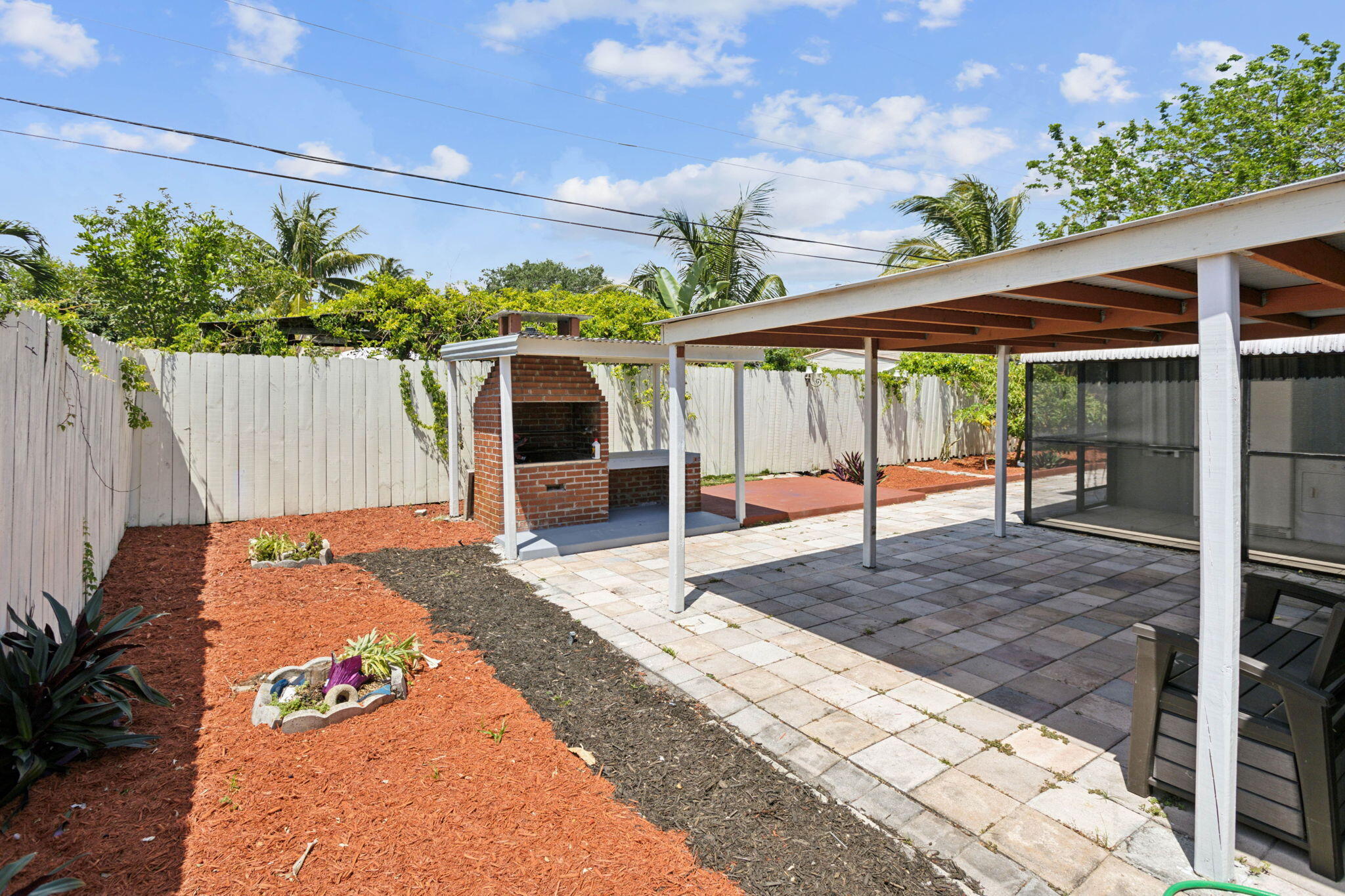 3341 NE 13th Terrace