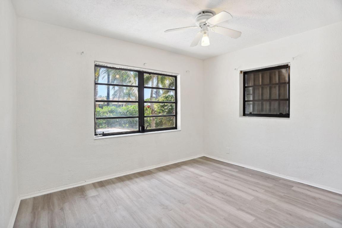 3341 NE 13th Terrace