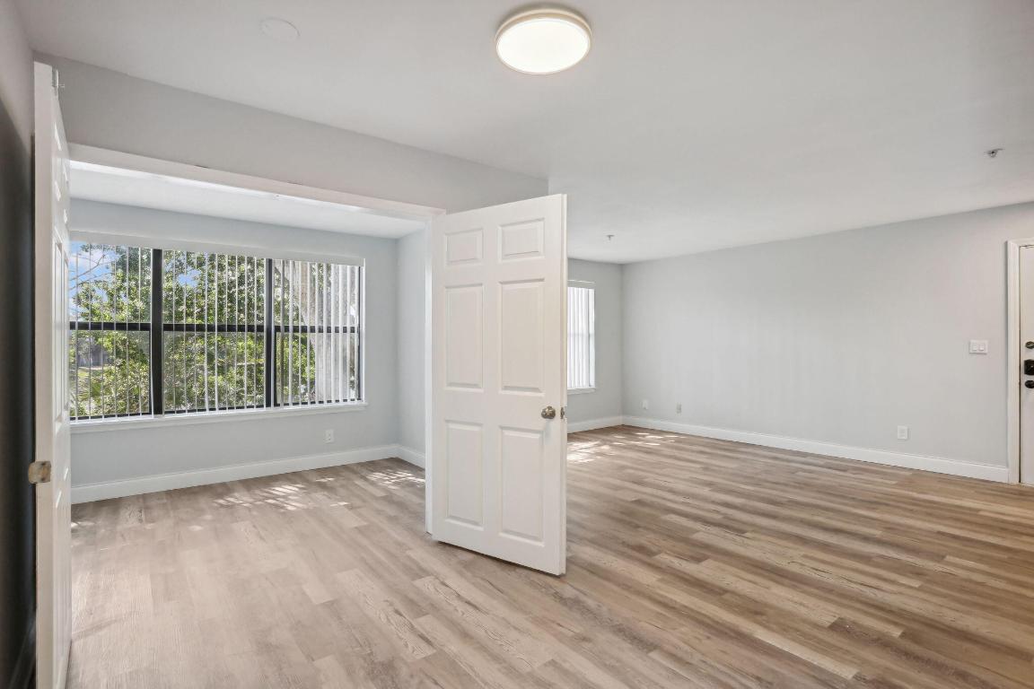 2315 N Congress Avenue 22