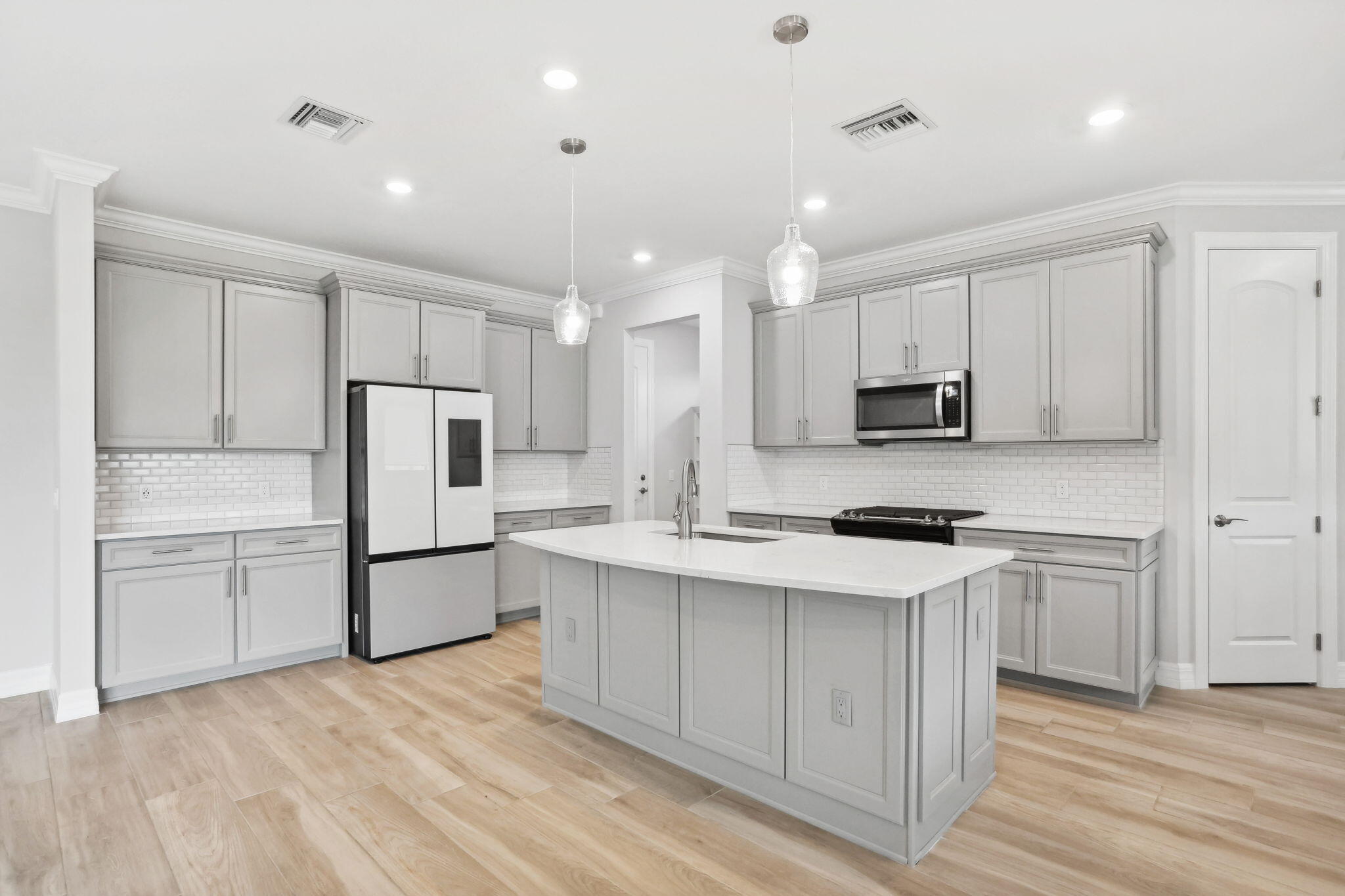 8182 Cadre Noir Road