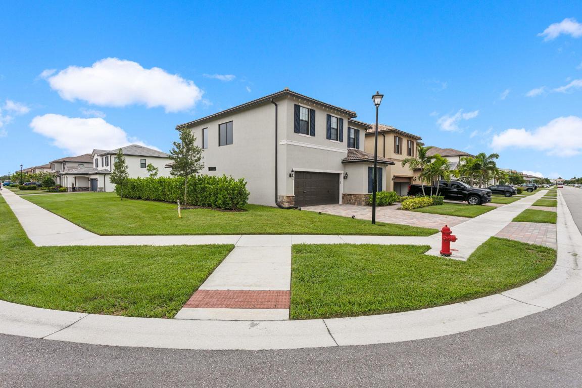 8182 Cadre Noir Road