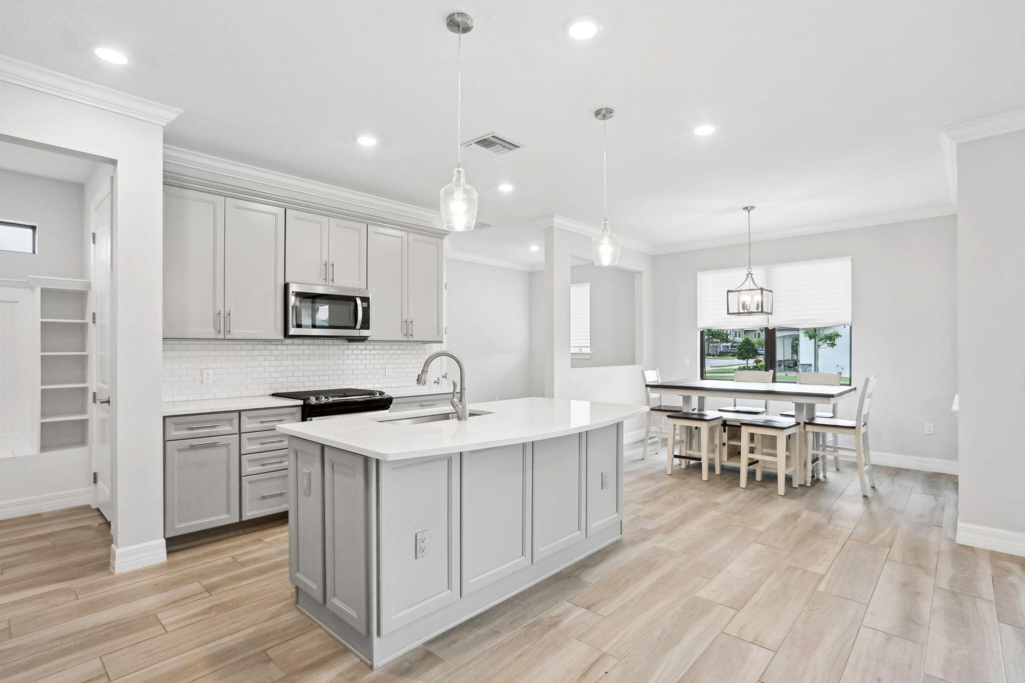 8182 Cadre Noir Road