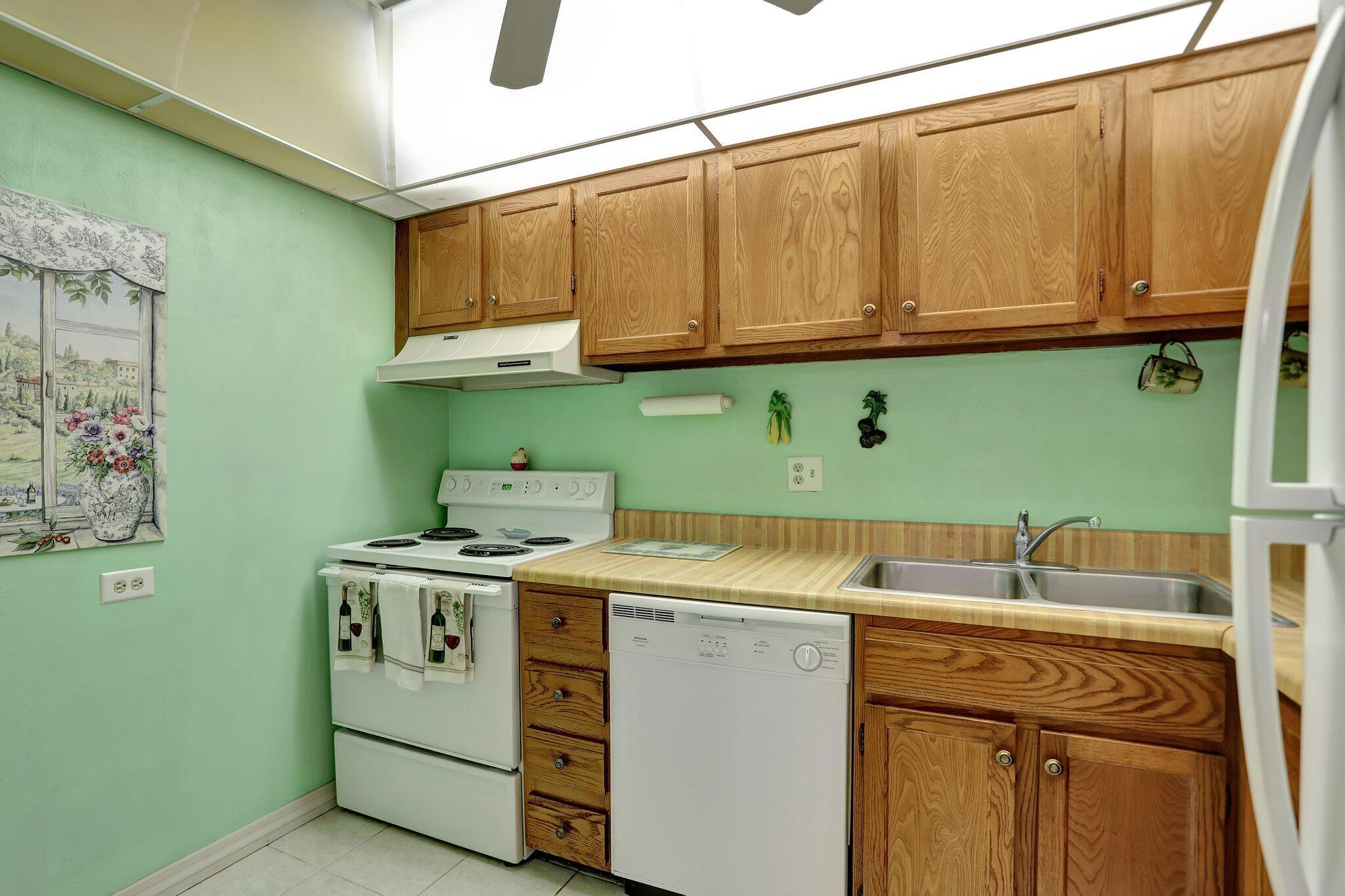 3650 Inverrary Drive 2q