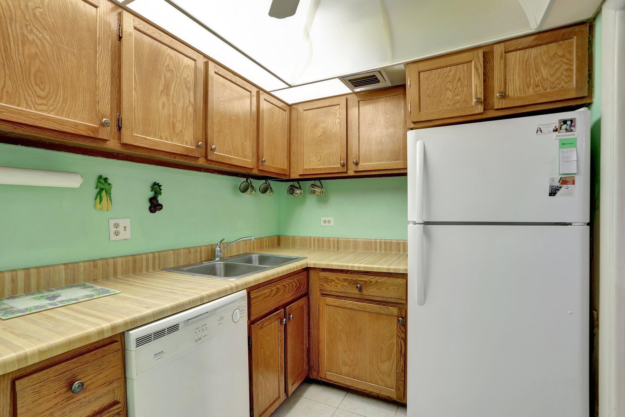 3650 Inverrary Drive 2q