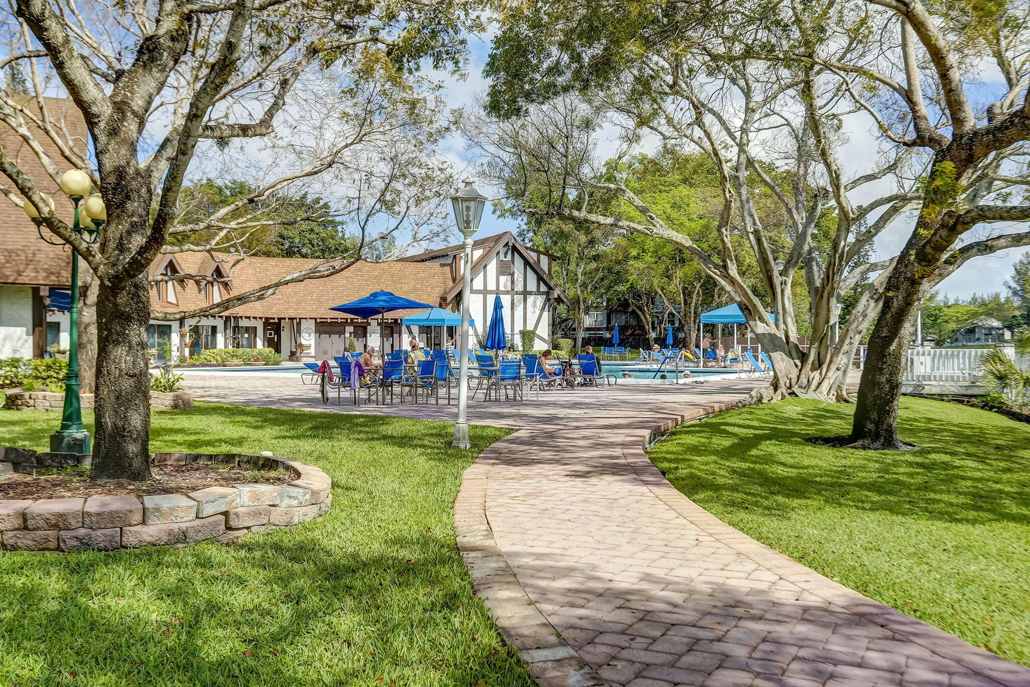 3650 Inverrary Drive 2q