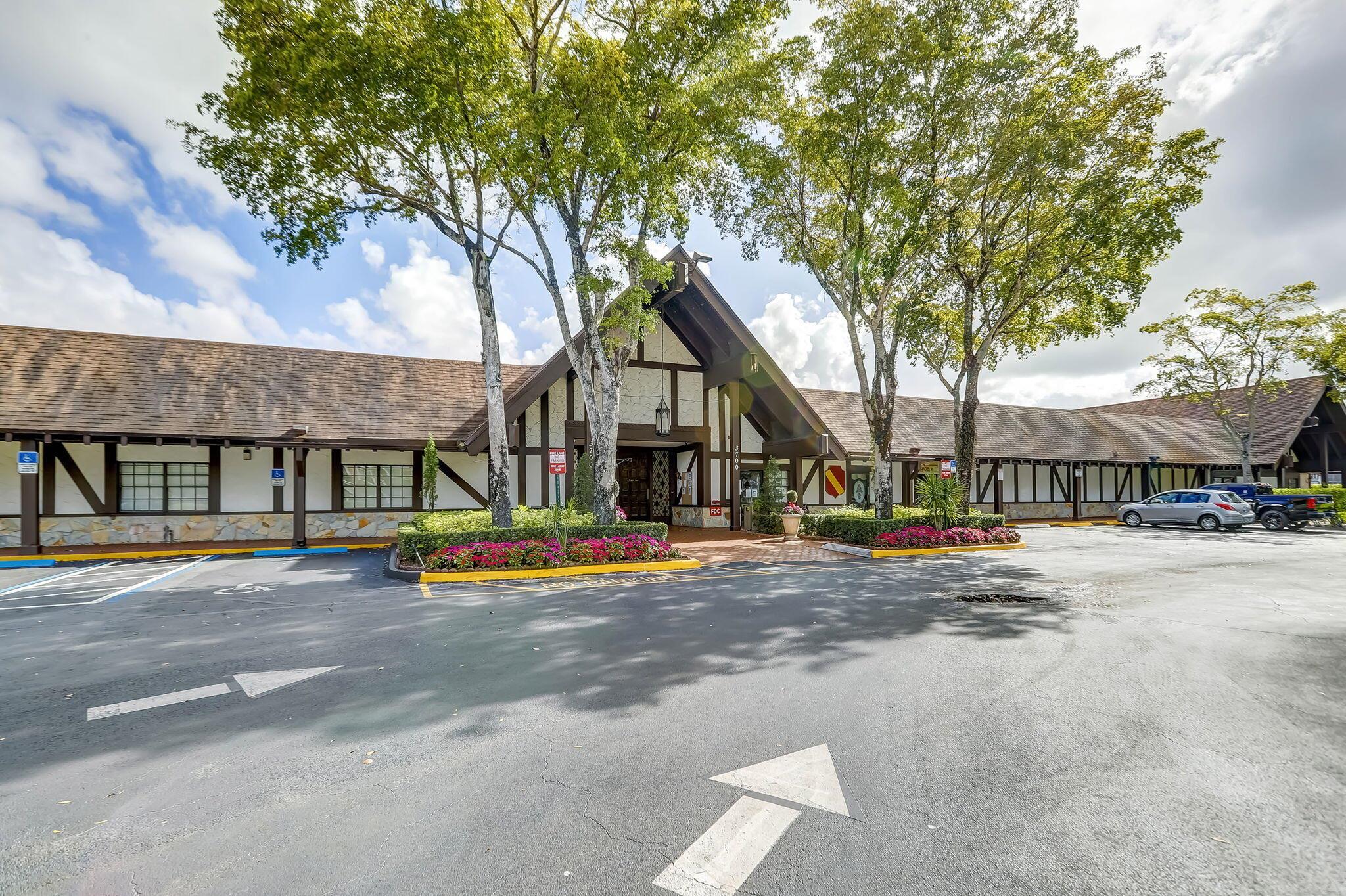 3650 Inverrary Drive 2q