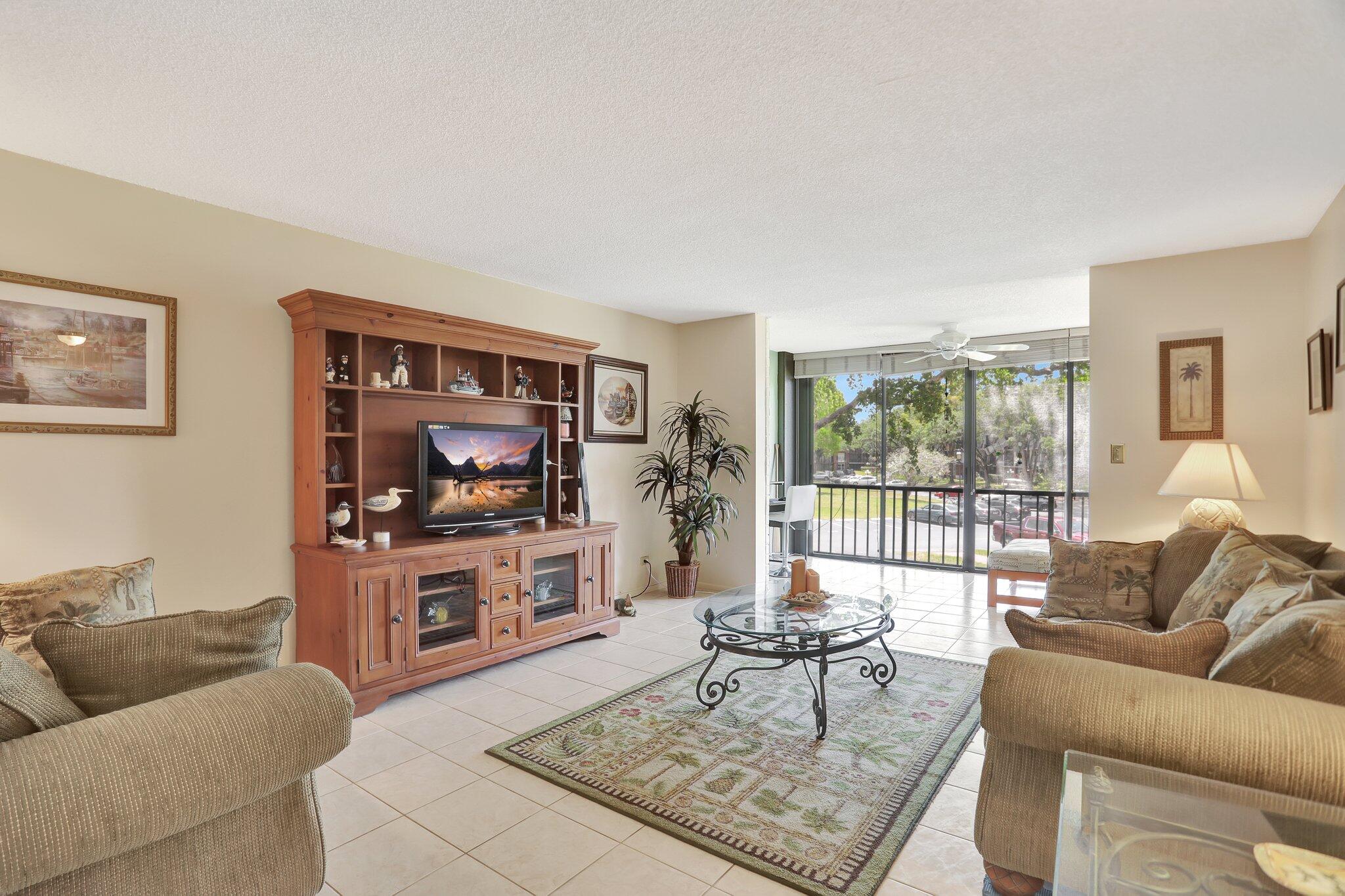 3650 Inverrary Drive 2q