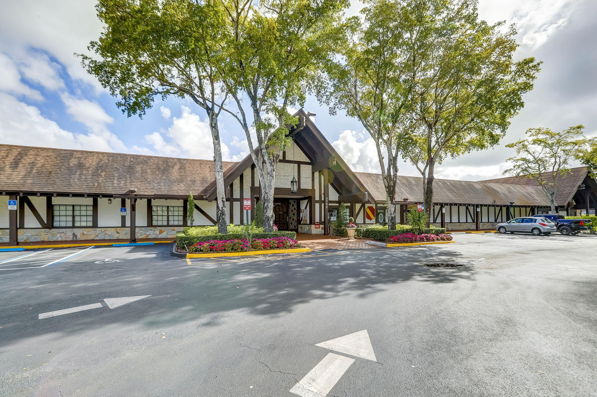 3650 Inverrary Drive 2q