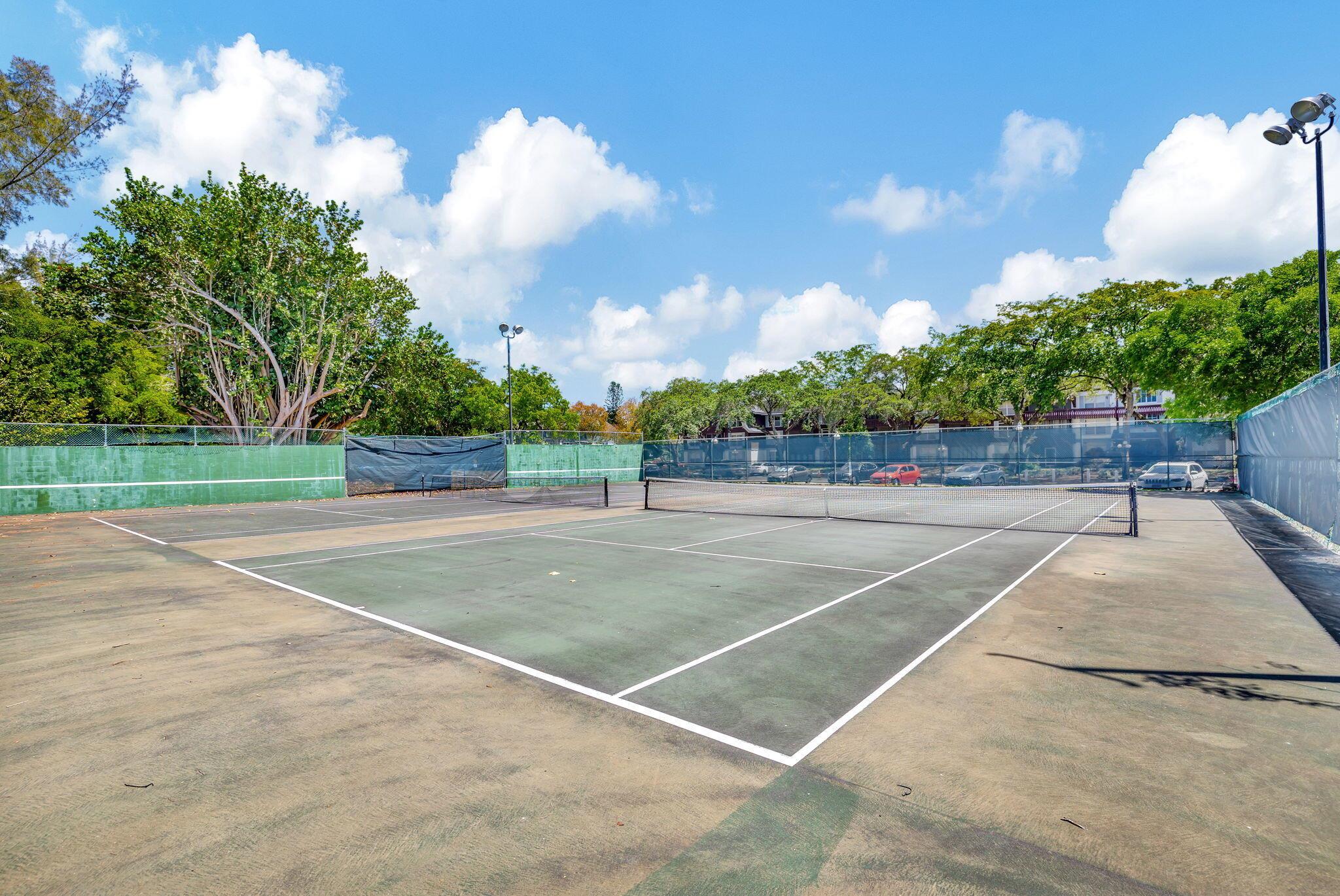 3650 Inverrary Drive 2q