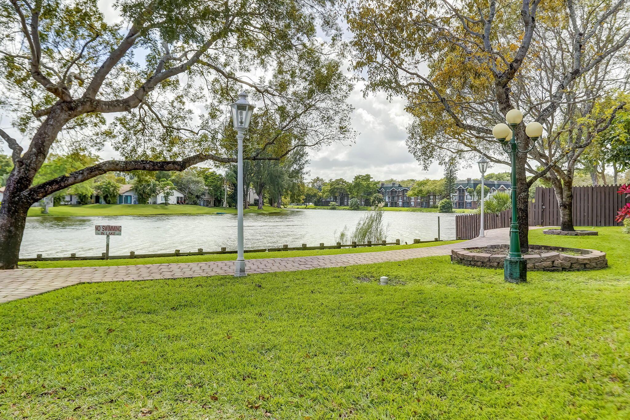 3650 Inverrary Drive 2q