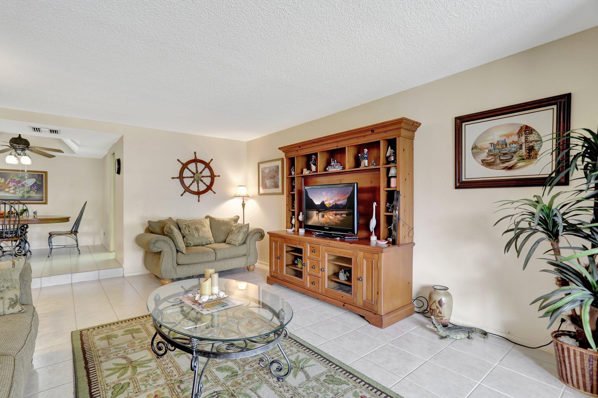 3650 Inverrary Drive 2q