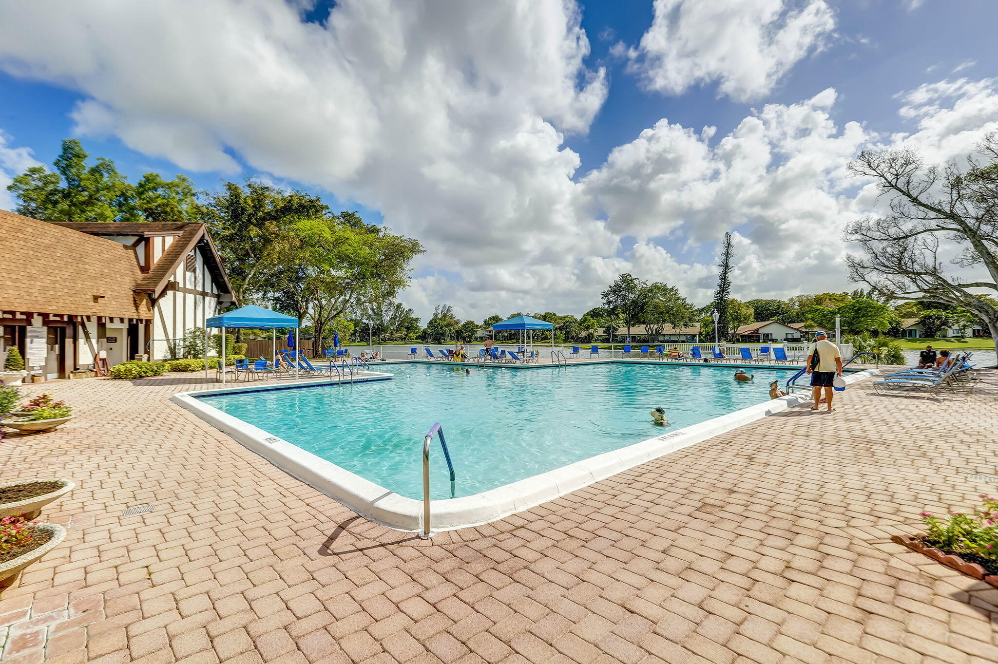 3650 Inverrary Drive 2q