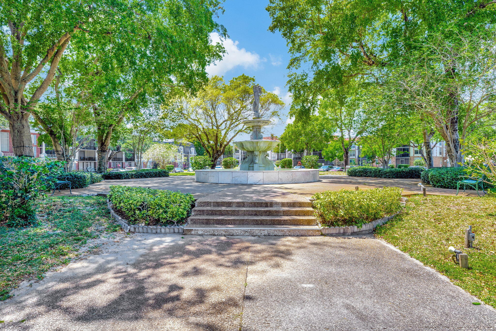 3650 Inverrary Drive 2q