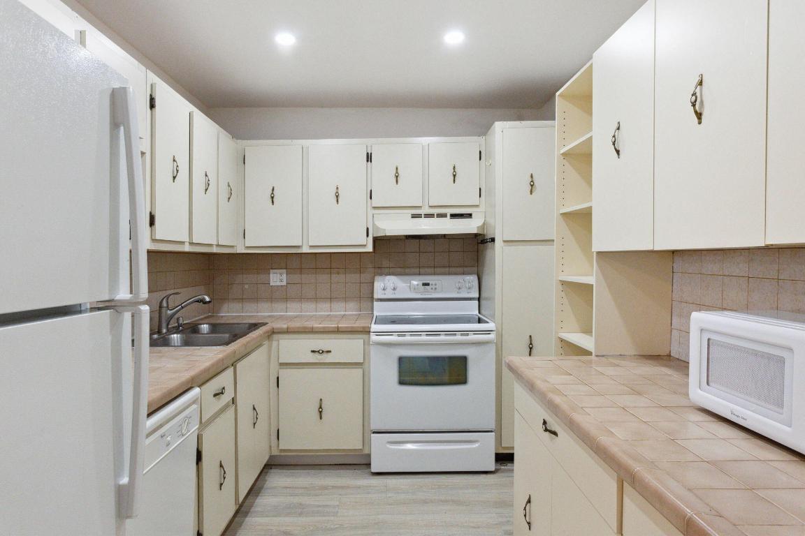 4354 NW 9th Avenue 13-3d