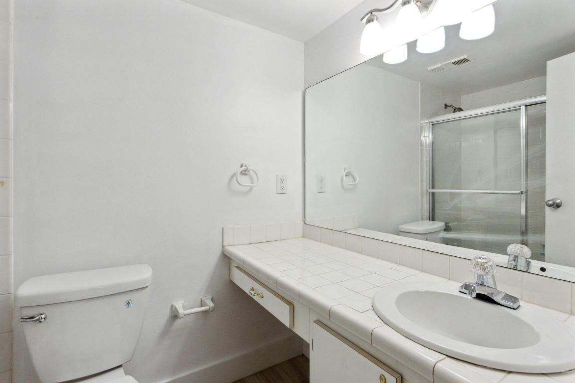 4354 NW 9th Avenue 13-3d