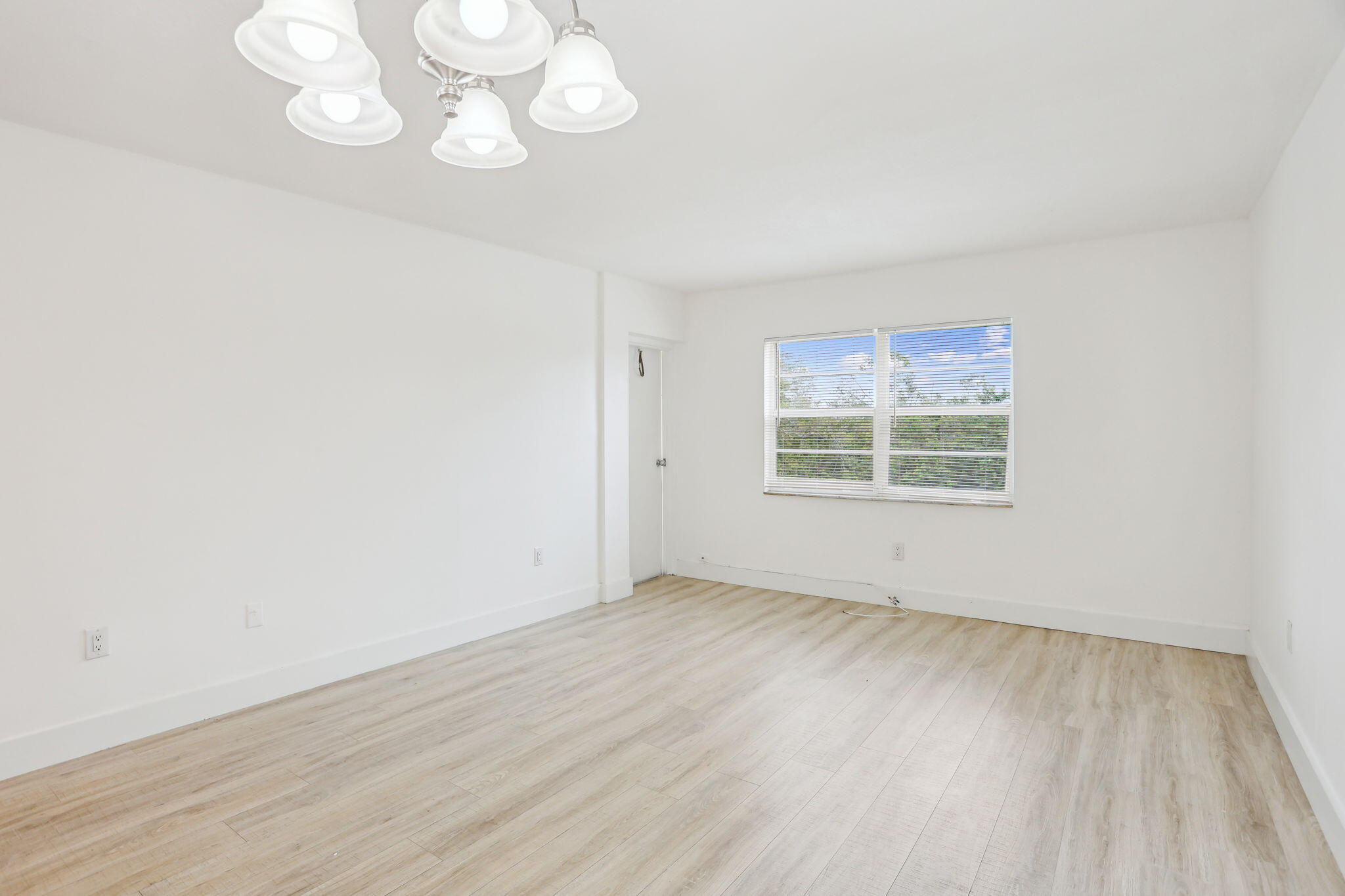 4354 NW 9th Avenue 13-3d