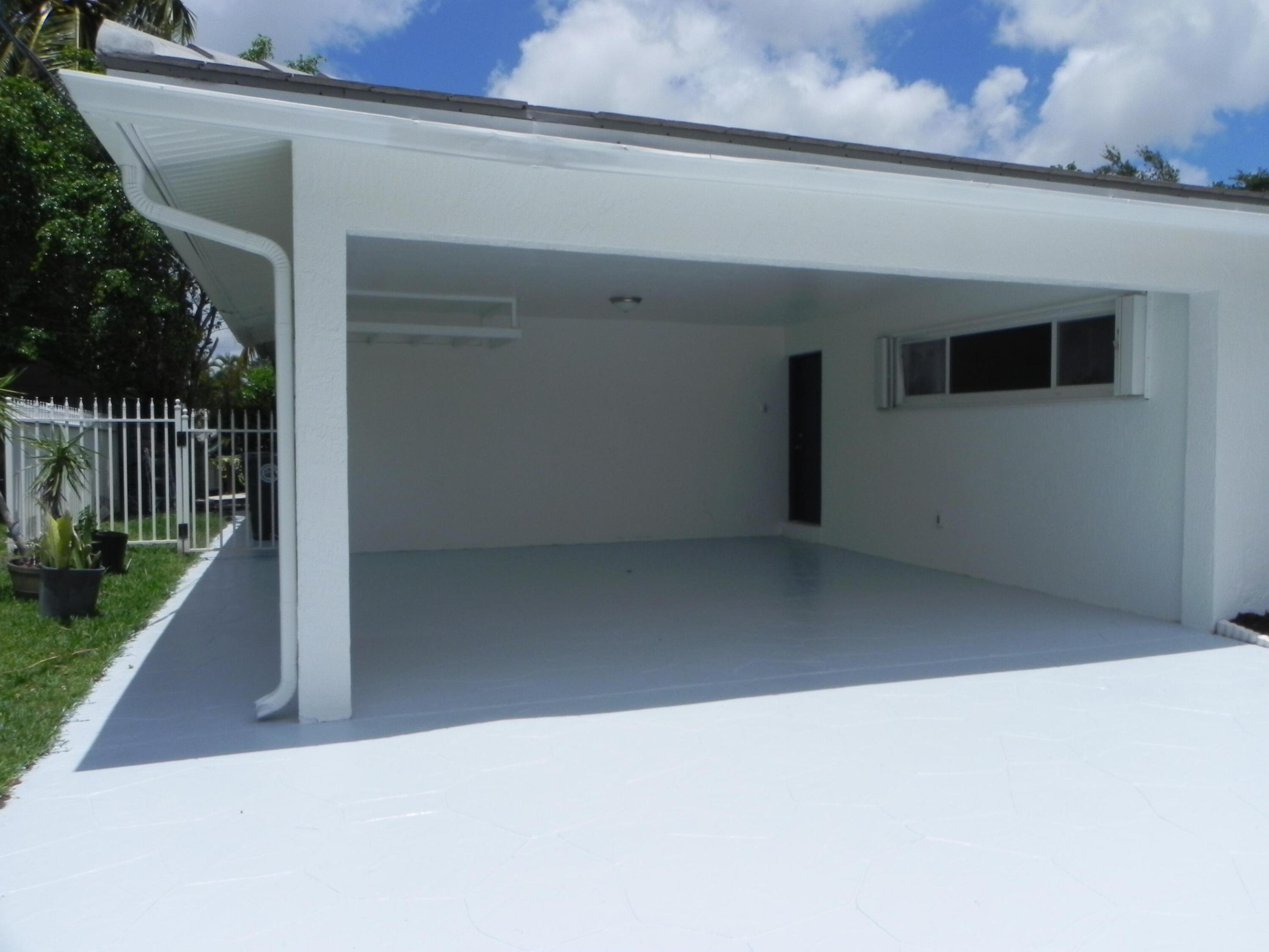 4241 NW 10th Street