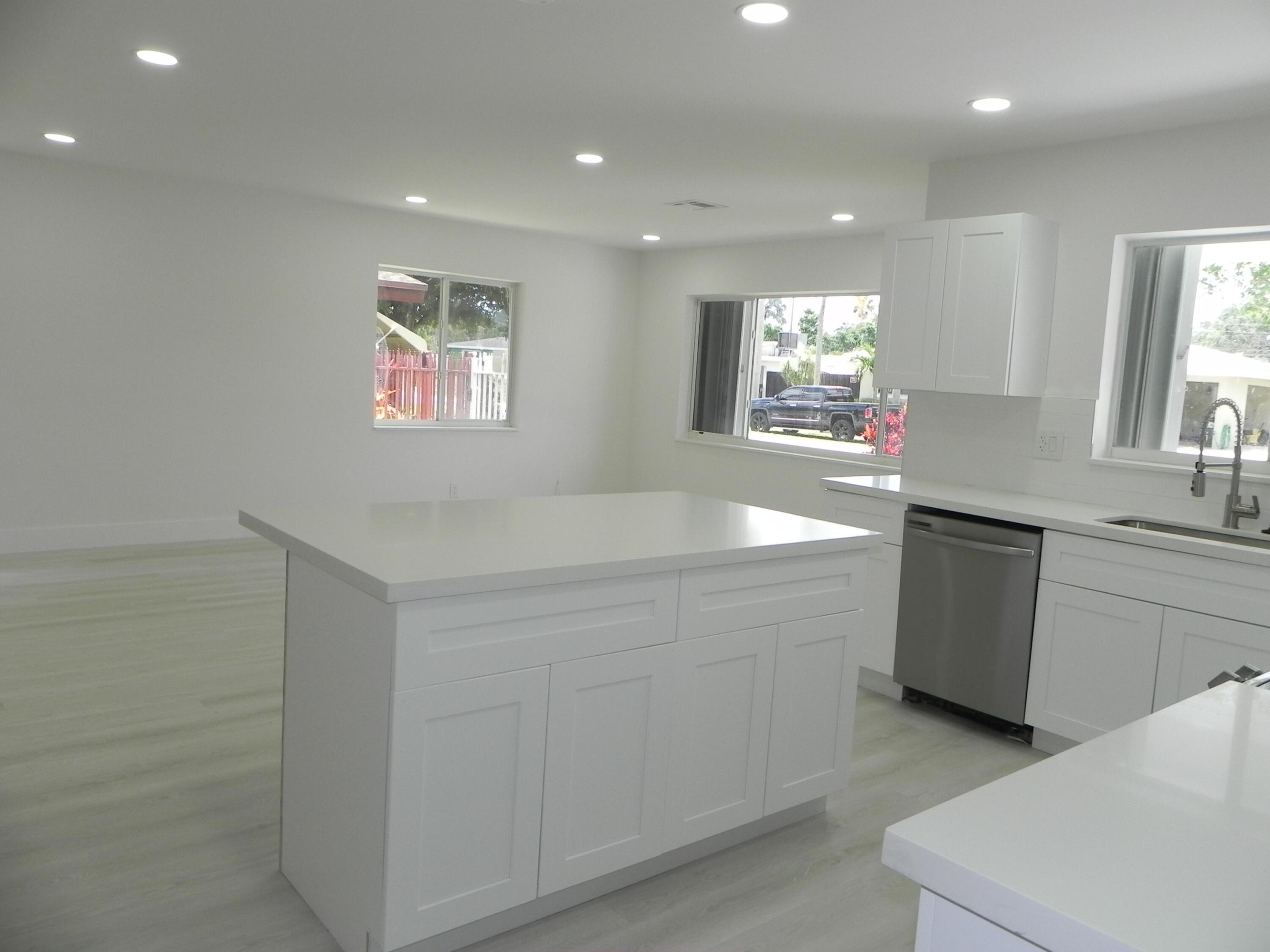 4241 NW 10th Street
