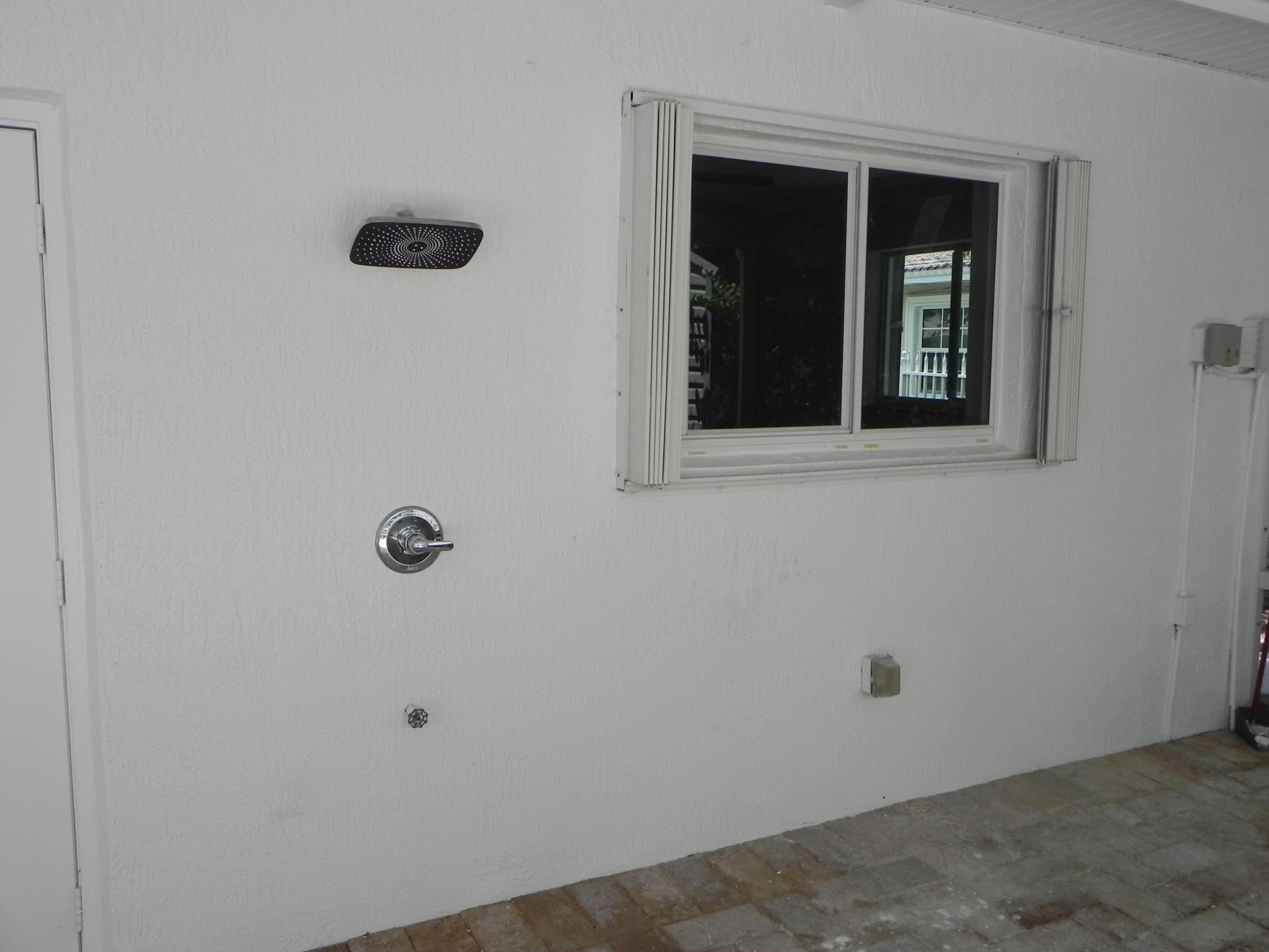 4241 NW 10th Street