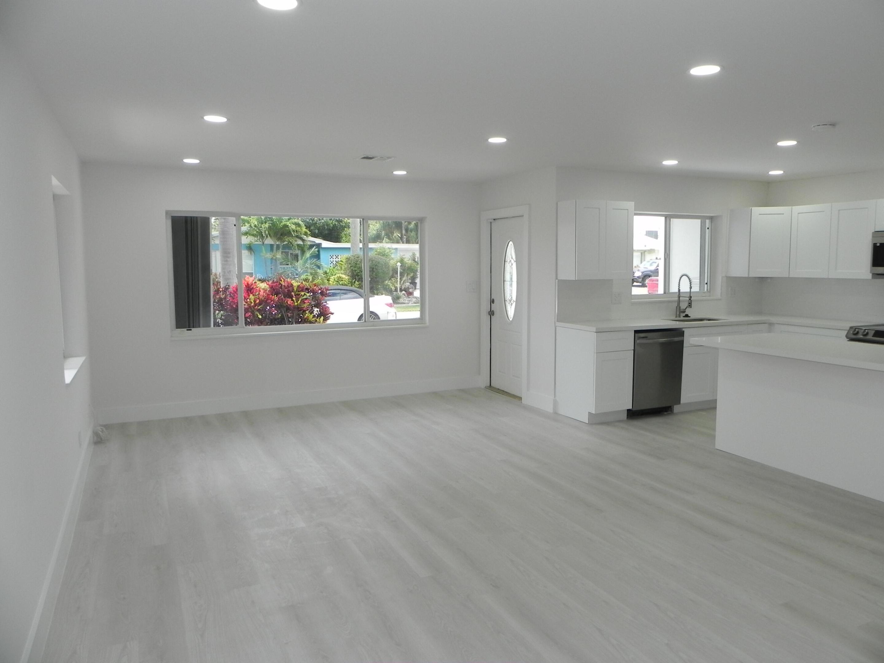 4241 NW 10th Street