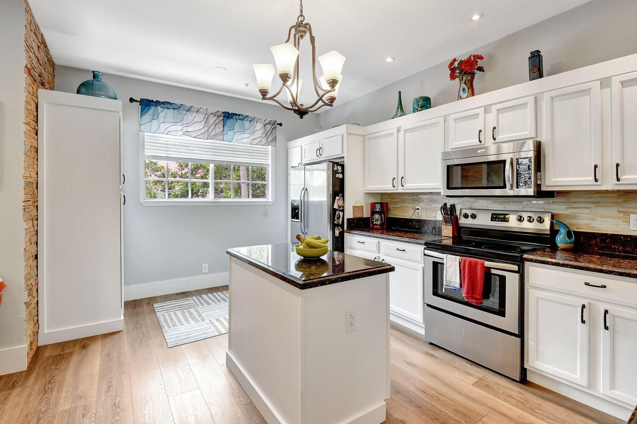 1409 W Wickham Circle