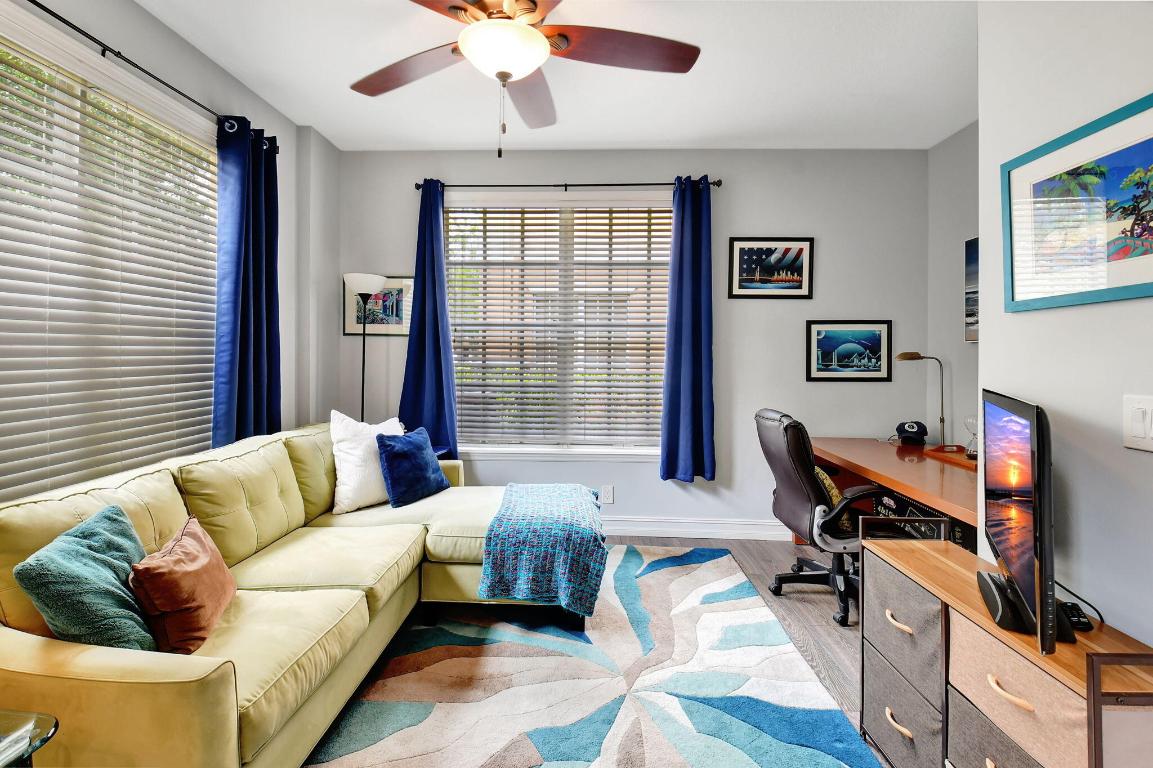 1409 W Wickham Circle