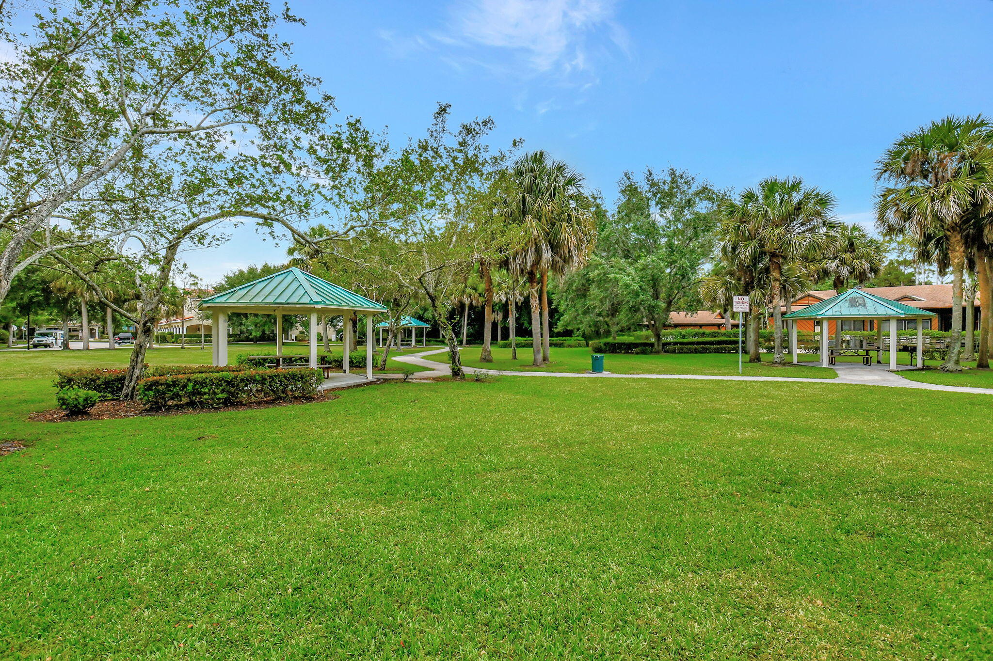 1409 W Wickham Circle